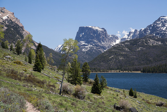 Paddling Green River Lakes below Squaretop in Wyoming